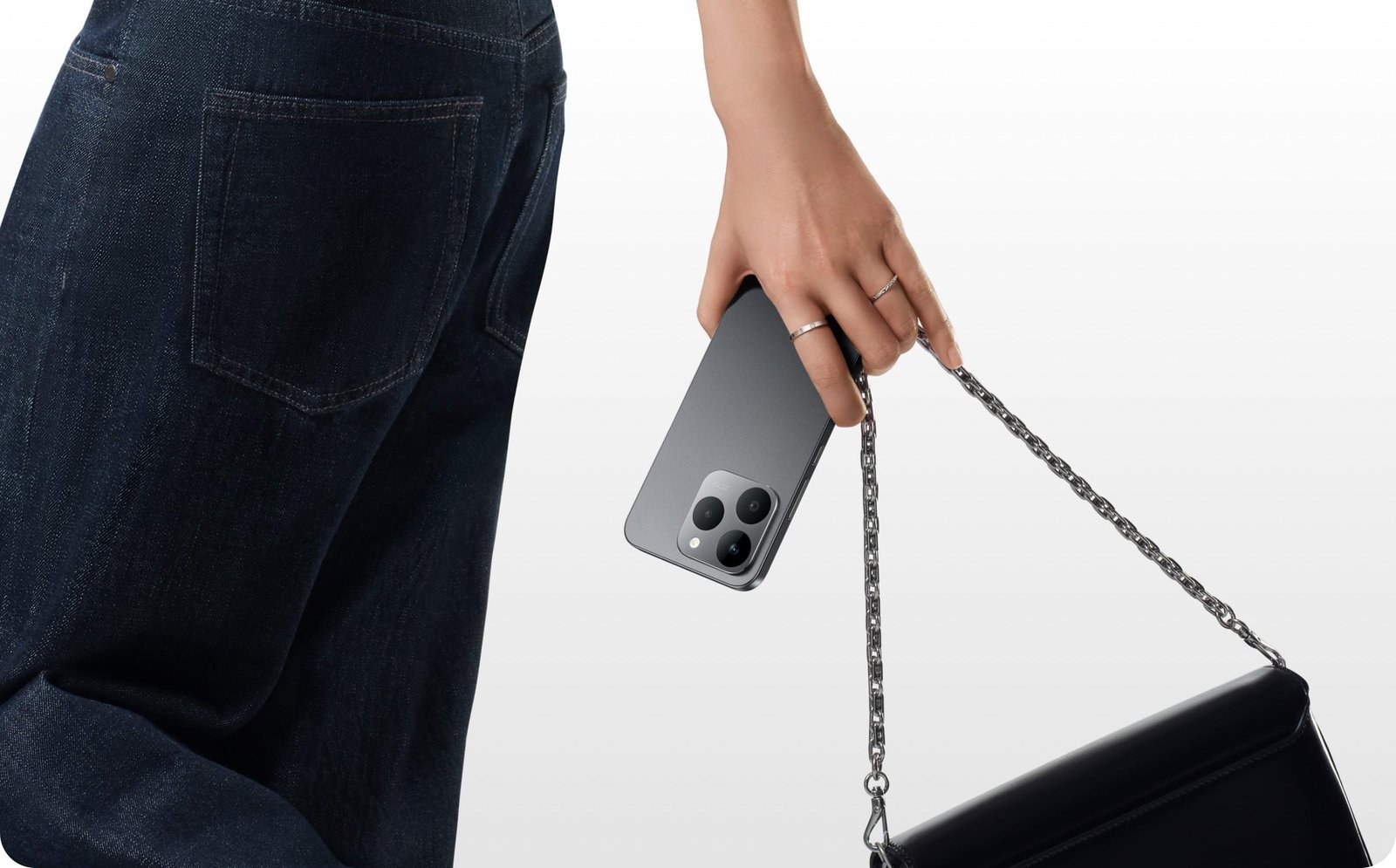 1989 ريال سعودي – هاتف Realme 15T 5G AMOLED ببطارية 7000mAh